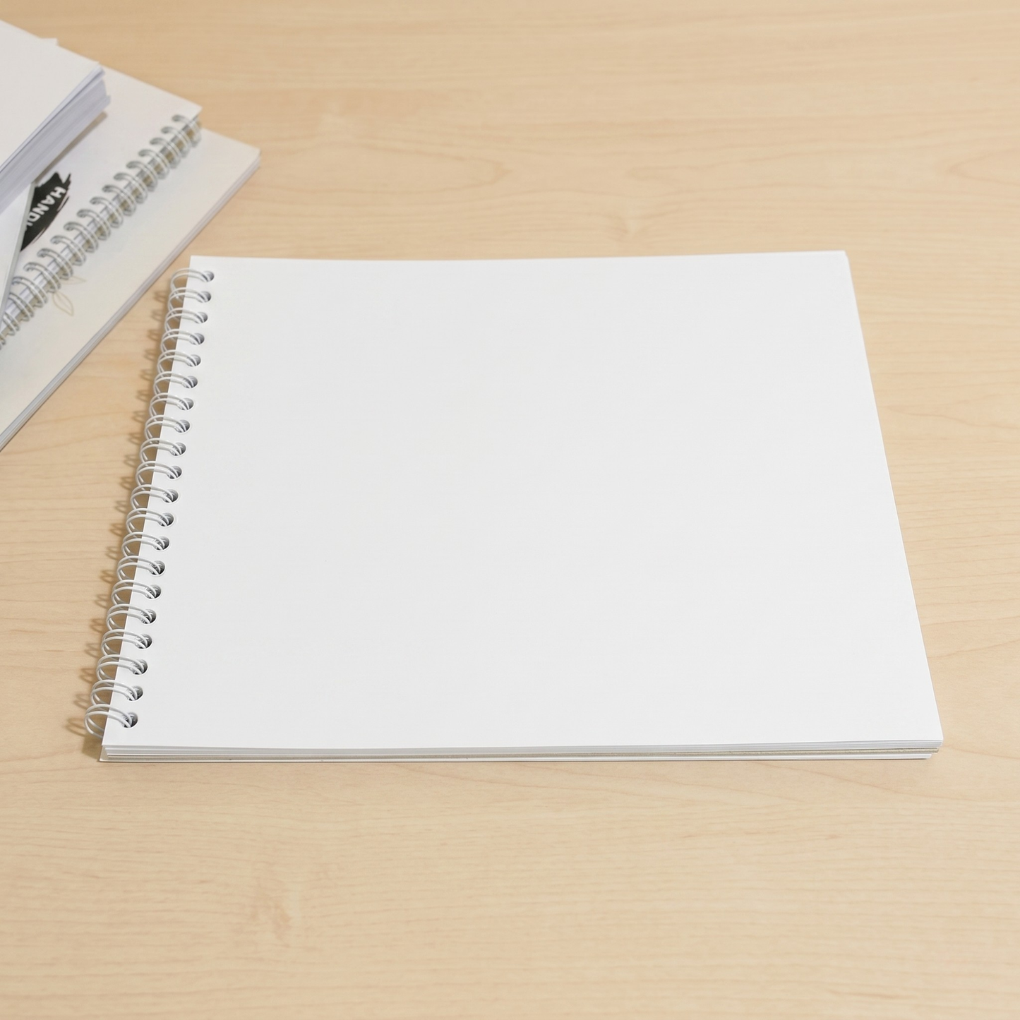 Mandiora دفتر اسكتش 17 × 24 سم – طولى– 140 جرام (للرسم)
